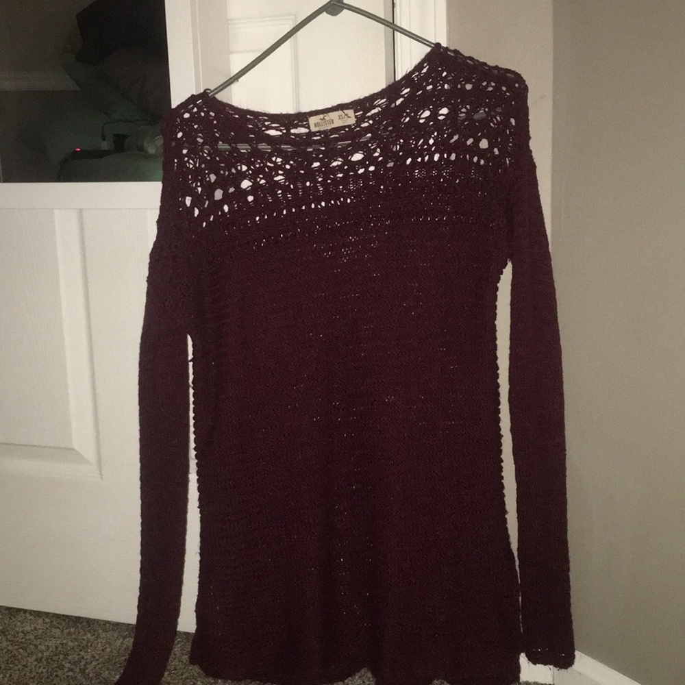 Maroon hollister sweater